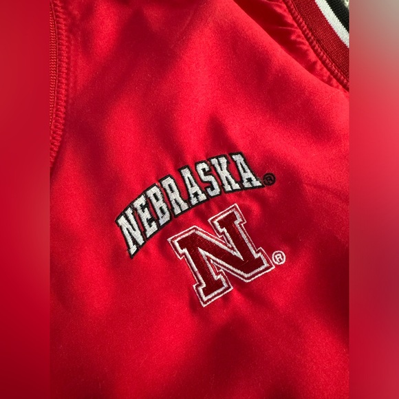 Men's Nebraska Huskers Vest - Picture 2 of 7